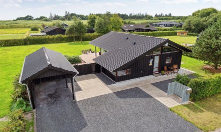 'Evald' - 400m from the sea 1