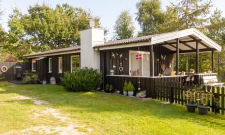 'Ditleif' - 400m from the sea