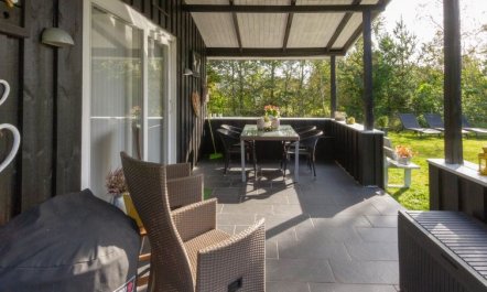 'Ditleif' - 400m from the sea 1