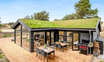 'Elisenda' - 625m from the sea