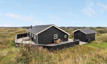 'Clarissa' - 300m from the sea