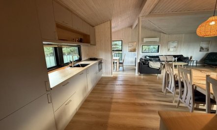 'Glenda' - 3km from the sea 2