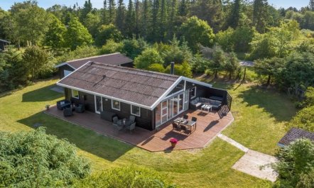 'Laris' - 700m to the fjord