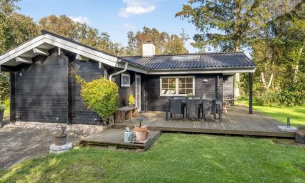 'Evi' - 500m from the sea