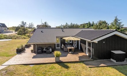 'Gun' - 450m from the sea