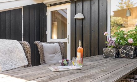 'Gun' - 450m from the sea 6