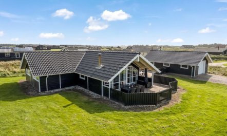 'Freya' - 200m from the sea