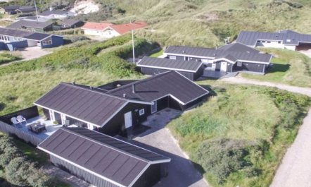 'Arwen' - 200m from the sea