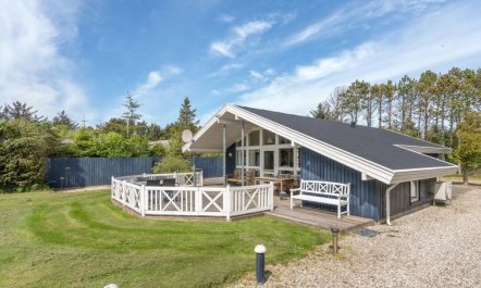 'Sonke' - 500m from the sea