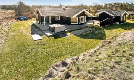 'Djuna' - 550m from the sea 1