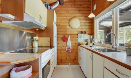 'Tuba' - 600m from the sea 2