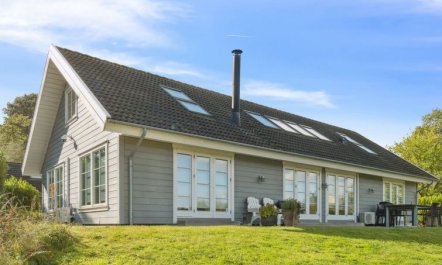 'Marrit' - 500m from the sea 1