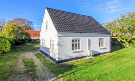 'Iara' - 6km from the sea