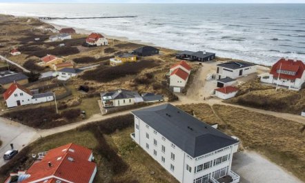 'Asa' - 75m from the sea 2