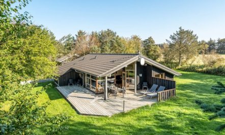 'Emeli' - 1.3km from the sea