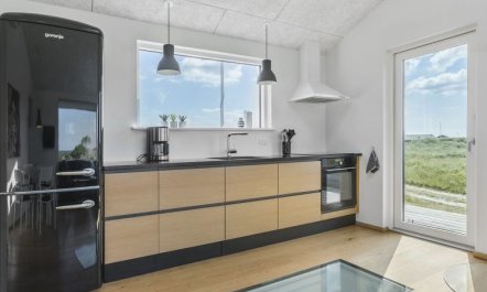 'Aaltje' - 65m from the sea 6