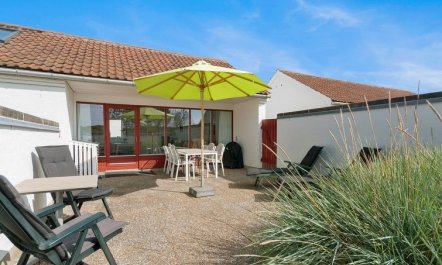 'Ara' - 700m from the sea