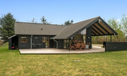 'Harri' - 850m from the sea