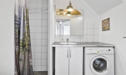 'Chris' - 750m from the sea 5