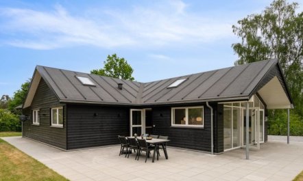 'Norna' - 350m from the sea 1