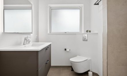 'Norna' - 350m from the sea 7