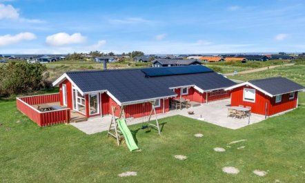 'Skrallan' - 400m from the sea