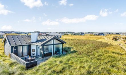 'Antonie' - 95m from the sea 2