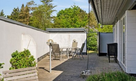 'Eikka' - 100m from the sea 4