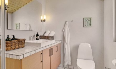 'Aella' - 150m from the sea 7