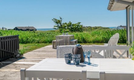 'Aella' - 150m from the sea 3