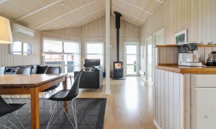 'Mette' - 98m from the sea 3