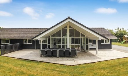 'Steen' - 800m from the sea 4