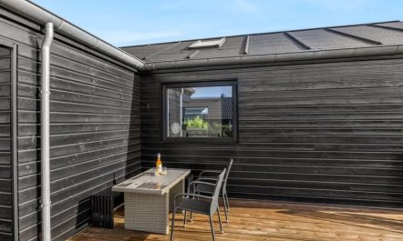 'Smilla' - 1.1km from the sea 6