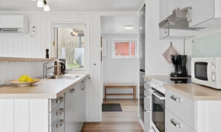 'Dome' - 7km from the sea 2