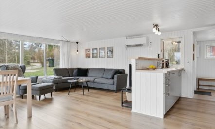 'Dome' - 7km from the sea 7