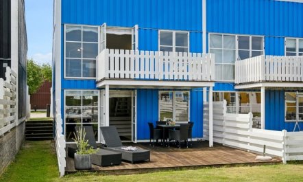 'Jænis' - 10m from the sea