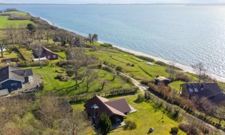 'Asel' - 25m from the sea