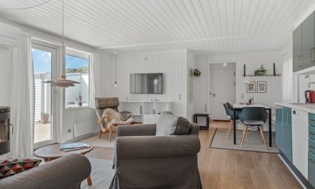 'Ingomar' - 300m from the sea