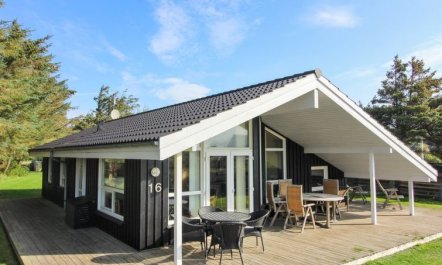 'Söhnke' - 400m from the sea