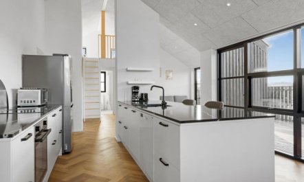 'Nelie' - 1.2km from the sea 1