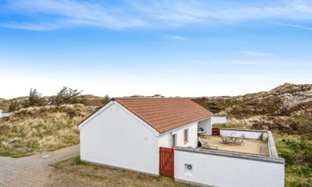 'Viena' - 400m from the sea