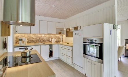 'Chrissie' - 150m from the sea 3