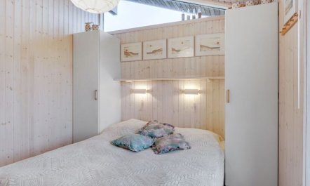 'Eri' - 300m from the sea 7