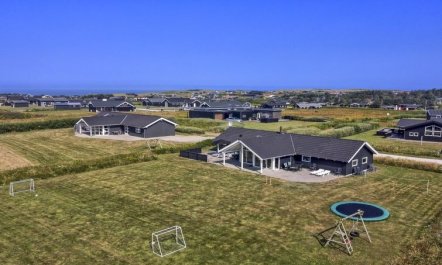 'Mattis' - 650m from the sea 1