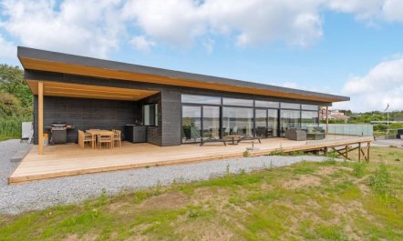 'Ahmik' - 200m from the sea