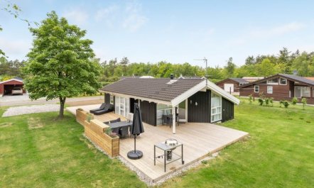 'Clari' - 500m from the sea