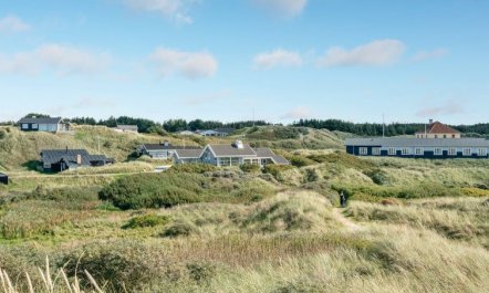 'Anne' - 100m from the sea 3