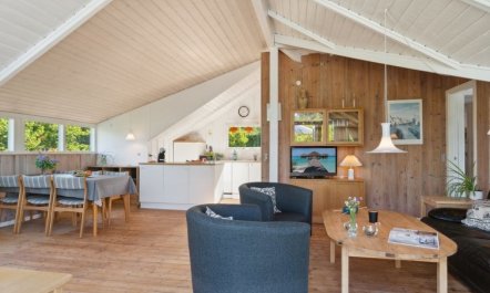 'Evamari' - 300m from the sea 4