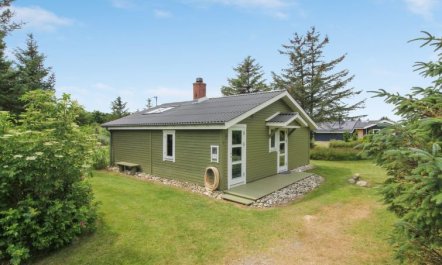 'Ele' - 900m from the sea