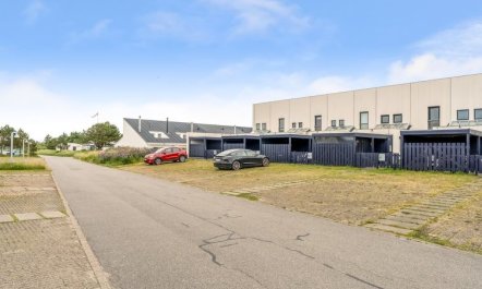 'Nis' - 900m from the sea 2